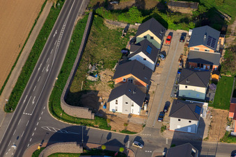 Enregistrement par drone de Nouvelle zone de développement Est (Im Holderbusch) à Minfeld dans le département Rhénanie-Palatinat, Allemagne