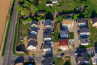 Nouvelle zone de développement Est (Im Holderbusch) à Minfeld dans le département Rhénanie-Palatinat, Allemagne vu d'un drone