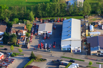 Vue aérienne de Atelier d'échelles à plateau tournant Beitel et Stier GmbH à le quartier Minderslachen in Kandel dans le département Rhénanie-Palatinat, Allemagne