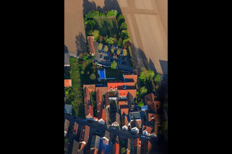 Vue aérienne de Hôtel Restaurant Krone à Erlenbach bei Kandel dans le département Rhénanie-Palatinat, Allemagne