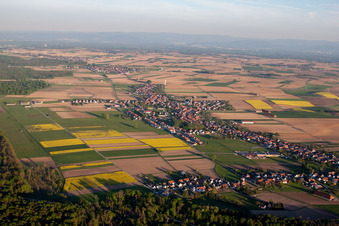 Schleithal dans le département Bas Rhin, France depuis l'avion