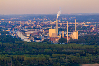 Vue aérienne de EnBW Energie Baden-Württemberg AG, centrale à vapeur du port rhénan Karlsruhe vue du Palatinat à le quartier Daxlanden in Karlsruhe dans le département Bade-Wurtemberg, Allemagne