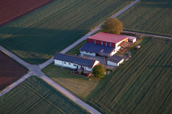 Vue oblique de Billigheim-Ingenheim dans le département Rhénanie-Palatinat, Allemagne