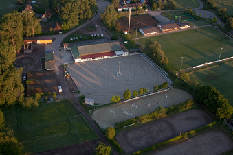 Vue aérienne de Club d'équitation et d'attelage Billigheim à Billigheim-Ingenheim dans le département Rhénanie-Palatinat, Allemagne