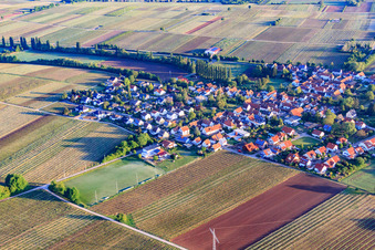 Photographie aérienne de Vue du village le matin depuis le sud à Knöringen dans le département Rhénanie-Palatinat, Allemagne