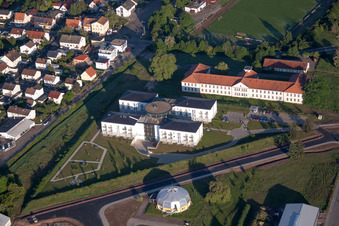 Vue aérienne de Maison de retraite Haardtblick à le quartier Speyerdorf in Neustadt an der Weinstraße dans le département Rhénanie-Palatinat, Allemagne
