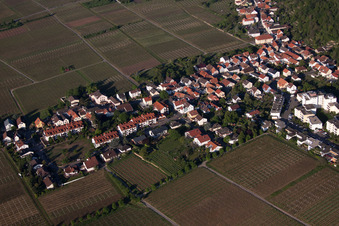 Vue aérienne de Au cœur à le quartier Haardt in Neustadt an der Weinstraße dans le département Rhénanie-Palatinat, Allemagne