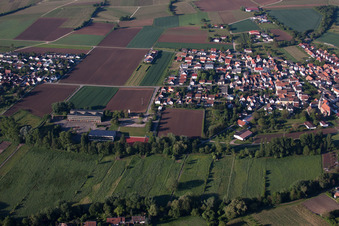 Quartier Ingenheim in Billigheim-Ingenheim dans le département Rhénanie-Palatinat, Allemagne vue du ciel