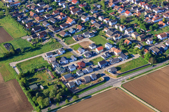 Nouvelle zone de développement à Holderbusch vue du nord à Minfeld dans le département Rhénanie-Palatinat, Allemagne vue du ciel