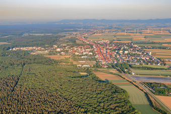 Photographie aérienne de Vue de la ville le matin depuis l'est à Kandel dans le département Rhénanie-Palatinat, Allemagne