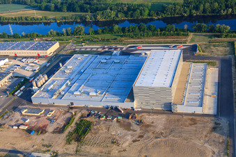 Vue oblique de Chantier de la société Pfälzer Erfrischungsgetränke GmbH à Wörth am Rhein dans le département Rhénanie-Palatinat, Allemagne