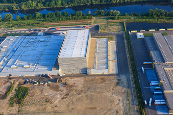 Chantier de la société Pfälzer Erfrischungsgetränke GmbH à Wörth am Rhein dans le département Rhénanie-Palatinat, Allemagne d'en haut