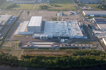 Zone industrielle d'Oberwald à Wörth am Rhein dans le département Rhénanie-Palatinat, Allemagne d'un drone