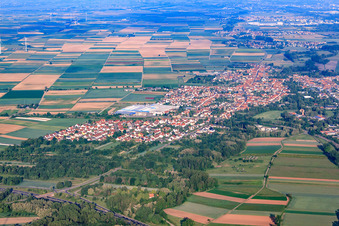 Photographie aérienne de Vue de la ville depuis l'est à Bellheim dans le département Rhénanie-Palatinat, Allemagne