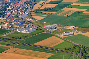 Vue aérienne de Zone industrielle de la vallée de Spire à Rülzheim dans le département Rhénanie-Palatinat, Allemagne