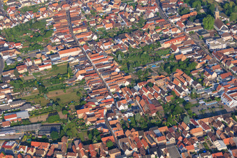 Vue aérienne de Mauritiusstraße vue de l'est à Rülzheim dans le département Rhénanie-Palatinat, Allemagne
