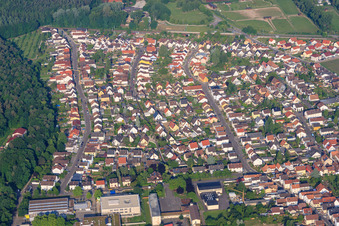 Vue aérienne de Chênes clairs à Rülzheim dans le département Rhénanie-Palatinat, Allemagne