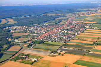 Vue oblique de Vue d'ensemble de la ville depuis le nord-est à Kandel dans le département Rhénanie-Palatinat, Allemagne