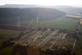 Vue aérienne de Poste de Grohnde à Emmerthal dans le département Basse-Saxe, Allemagne
