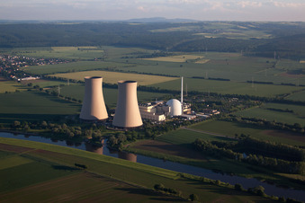 Vue aérienne de Quartier Grohnde in Emmerthal dans le département Basse-Saxe, Allemagne