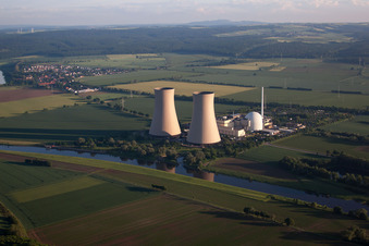 Centrale nucléaire à le quartier Grohnde in Emmerthal dans le département Basse-Saxe, Allemagne depuis l'avion