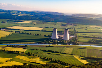 Vue d'oiseau de Centrale nucléaire à le quartier Grohnde in Emmerthal dans le département Basse-Saxe, Allemagne