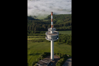 Photographie aérienne de Tour de télécommunication Köterberg et installation radio STOB791884 et STOB790269 sur le Köterberg à le quartier Köterberg in Lügde dans le département Rhénanie du Nord-Westphalie, Allemagne