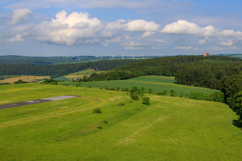 Vue oblique de Terrain de parachutisme à l'aérodrome Höxter-Holzminden (EDVI) à le quartier Albaxen in Höxter dans le département Rhénanie du Nord-Westphalie, Allemagne
