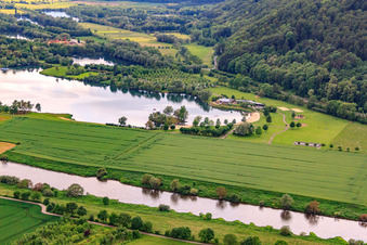 Vue aérienne de Plage du lac Godelheim à Höxter dans le département Rhénanie du Nord-Westphalie, Allemagne