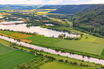 Vue aérienne de Plage du lac Godelheim à Höxter dans le département Rhénanie du Nord-Westphalie, Allemagne