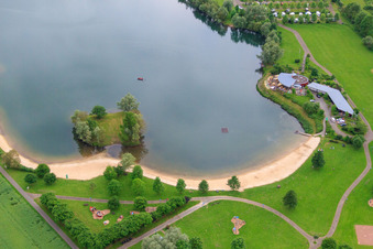 Vue oblique de Plage du lac Godelheim à Höxter dans le département Rhénanie du Nord-Westphalie, Allemagne