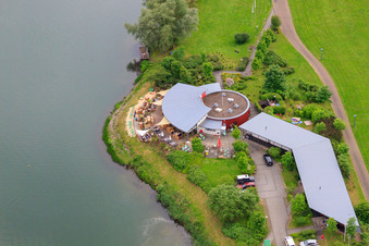 Photographie aérienne de Restaurant Strandgut Höxter sur le lac Godelheim à Höxter dans le département Rhénanie du Nord-Westphalie, Allemagne