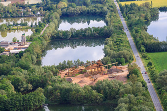 Vue aérienne de Durant-Weserkieswerk GmbH à le quartier Godelheim in Höxter dans le département Rhénanie du Nord-Westphalie, Allemagne