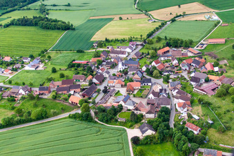 Vue aérienne de Du nord à le quartier Drenke in Beverungen dans le département Rhénanie du Nord-Westphalie, Allemagne