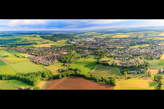 Vue aérienne de Panorama de la ville depuis le nord-est à Brakel dans le département Rhénanie du Nord-Westphalie, Allemagne