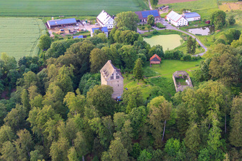 Vue aérienne de Château d'Oldenbourg à le quartier Münsterbrock in Marienmünster dans le département Rhénanie du Nord-Westphalie, Allemagne