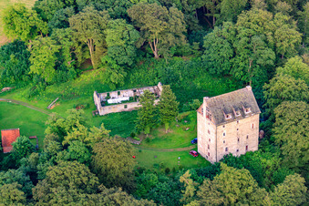 Vue aérienne de Château d'Oldenbourg à le quartier Münsterbrock in Marienmünster dans le département Rhénanie du Nord-Westphalie, Allemagne