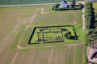 Vue aérienne de Ruines des fondations fouillées de l'ancien monastère de Tom Roden - NRW à Höxter dans le département Rhénanie du Nord-Westphalie, Allemagne