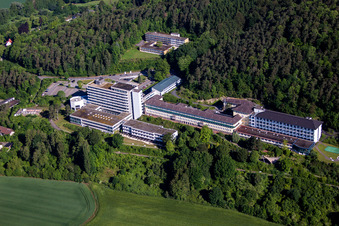 Vue aérienne de Terrain de l'hôpital Asklepios Weserbergland-Klinik - NRW à Höxter dans le département Rhénanie du Nord-Westphalie, Allemagne