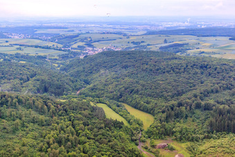 Vue aérienne de Wollenbachtal à le quartier Hausen in Schonungen dans le département Bavière, Allemagne