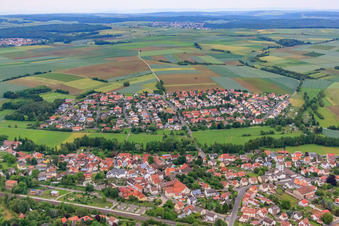 Vue aérienne de Bergstr à le quartier Oberwerrn in Niederwerrn dans le département Bavière, Allemagne