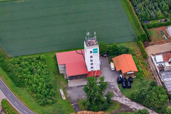 Vue aérienne de Zone commerciale Am Lagerhaus à le quartier Oberwerrn in Niederwerrn dans le département Bavière, Allemagne