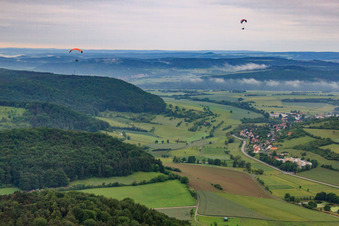 Vue aérienne de École primaire Einhard à Euerdorf dans le département Bavière, Allemagne