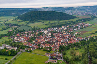 Vue aérienne de Quartier Langendorf in Elfershausen dans le département Bavière, Allemagne
