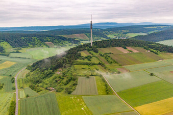 Vue aérienne de Tour de transmission à le quartier Westheim in Hammelburg dans le département Bavière, Allemagne