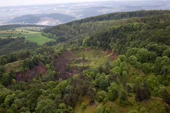 Photographie aérienne de Ancienne carrière de basalte de Sodenberg à le quartier Morlesau in Hammelburg dans le département Bavière, Allemagne
