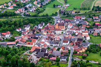 Vue aérienne de Village - Vue à le quartier Reuchelheim in Arnstein dans le département Bavière, Allemagne