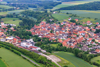 Photographie aérienne de Vue du village depuis l'ouest à le quartier Gänheim in Arnstein dans le département Bavière, Allemagne