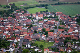 Photographie aérienne de Vue sur le village à le quartier Zeuzleben in Werneck dans le département Bavière, Allemagne