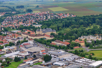 Vue aérienne de Zone industrielle Werneck avec wm meyer Fahrzeugbau AG à Werneck dans le département Bavière, Allemagne